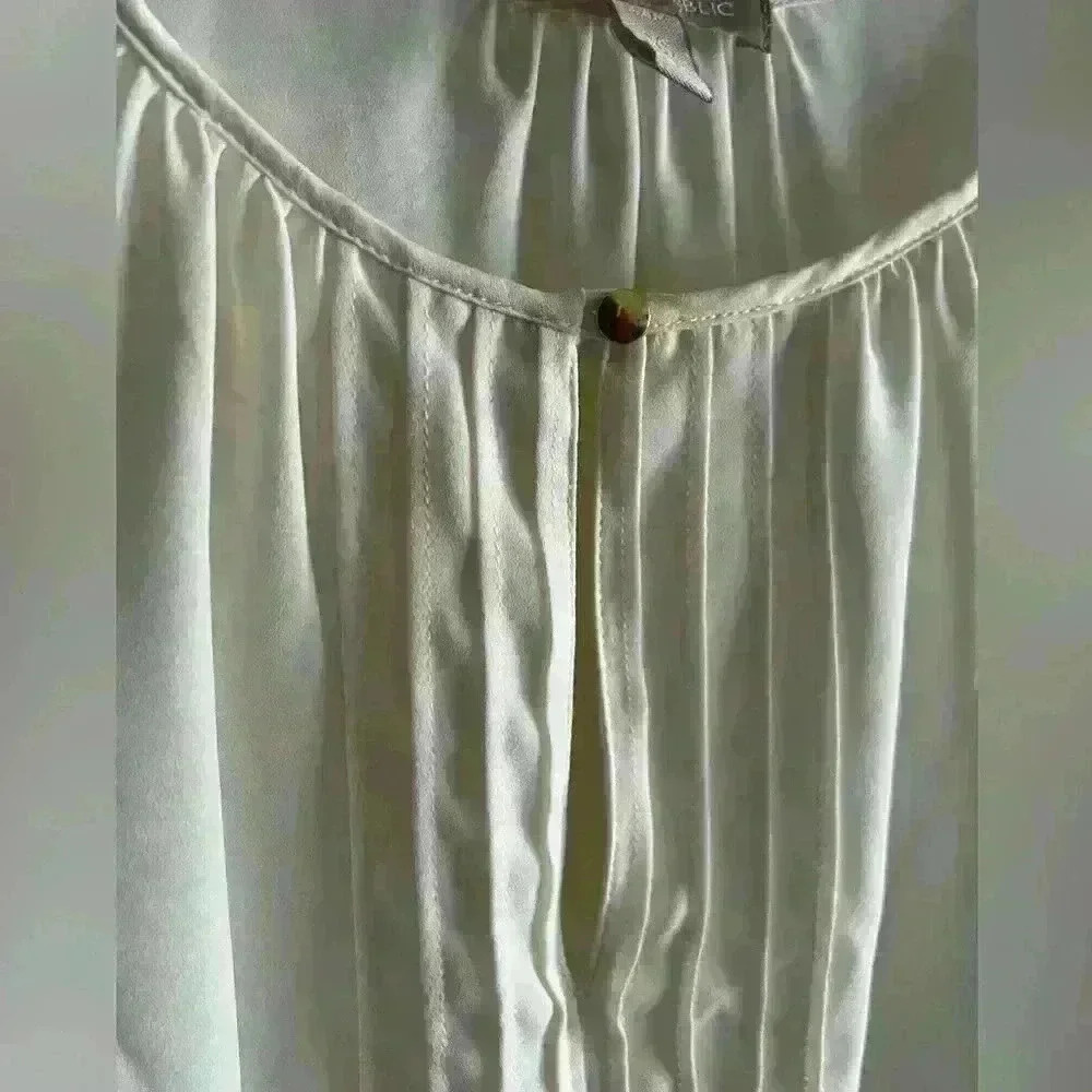 Banana Republic White Blouse - Picture 3 of 7